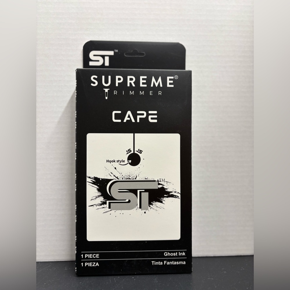 Supreme Trimmer Cape in Black and White